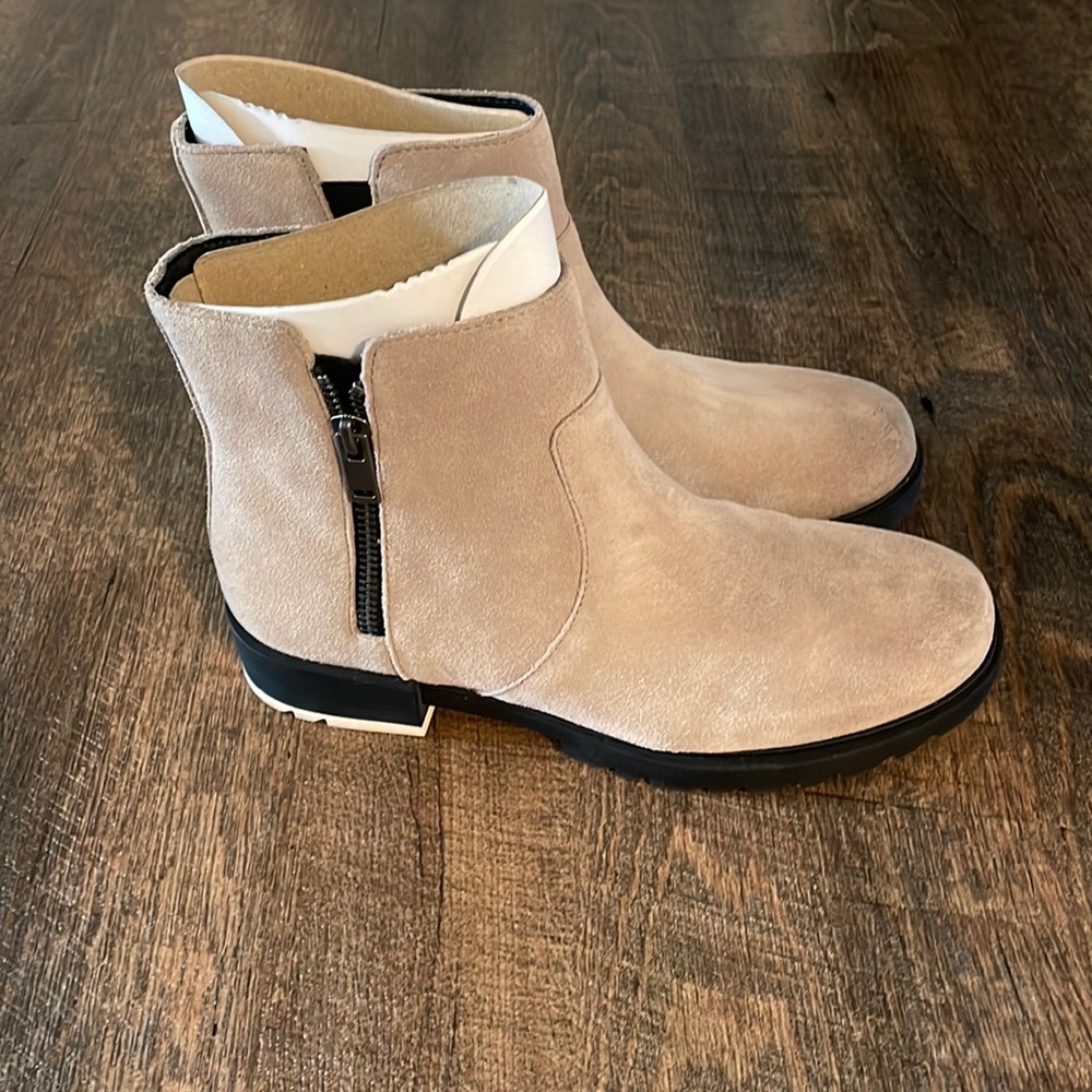 Sorel Emelie II Zip Boot